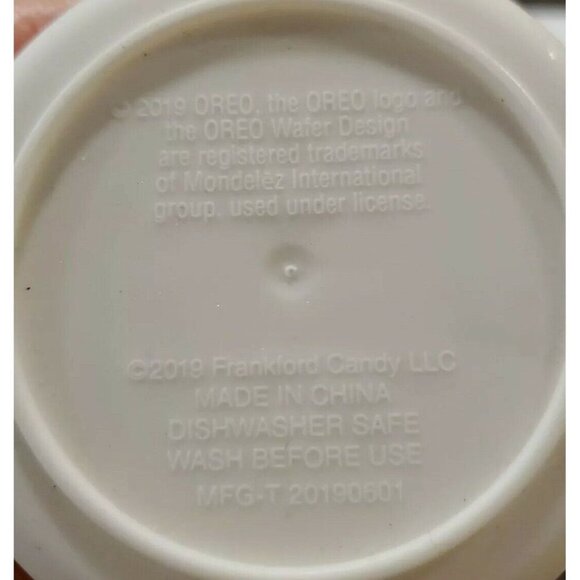 Oreo Cookie Dunking All The Way !!! Plastic Mug - Picture 3 of 4